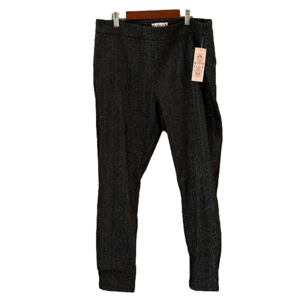 Nanette Lepore size large black with sparkley threading pull on dress pants